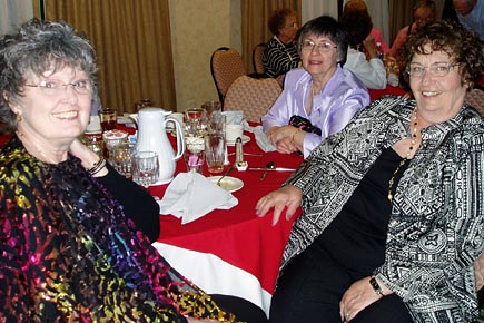 Suellen Walker Ulrich (guest),  Anna Kay Howard McCarty, Ann Walker Busbee